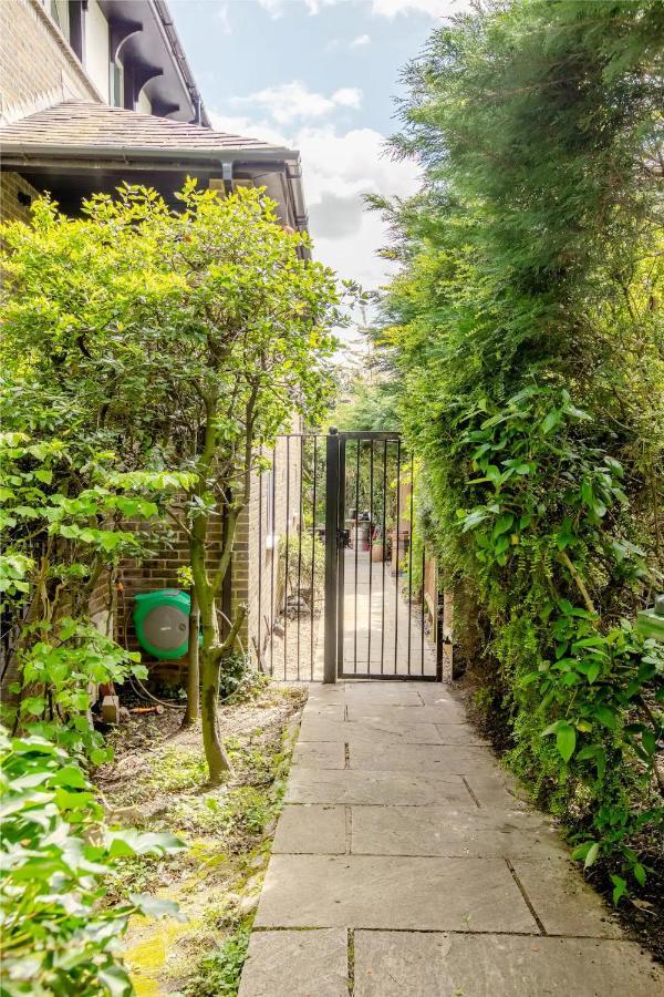 Apartment Garden Flat On Leafy Cator Estate In Blackheath